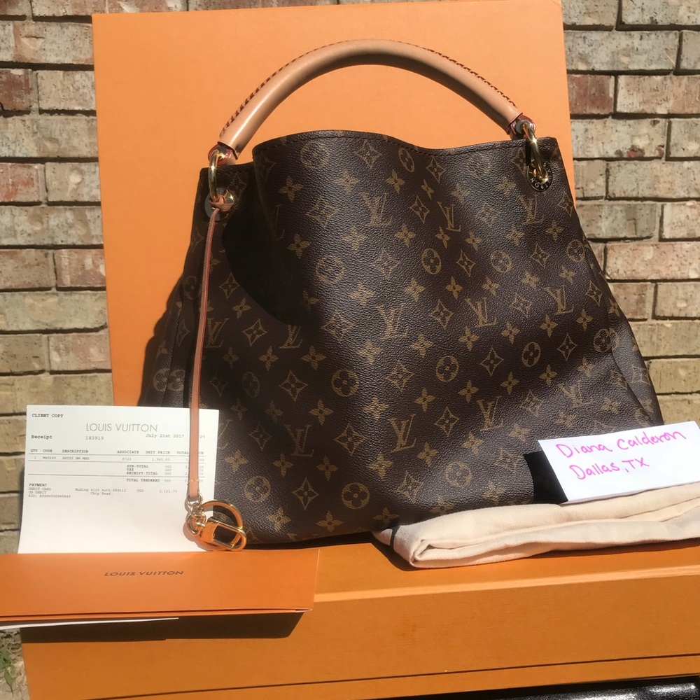 (SOLD)Louis Vuitton artsy mm